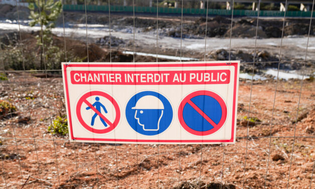 Panneaux de chantier : que faut-il afficher pour être conforme ?