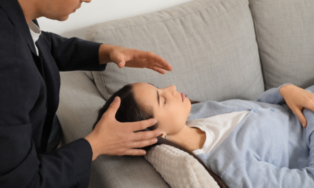 Après une première pratique de l’hypnose, pourquoi se spécialiser dans l’approche régressive ?