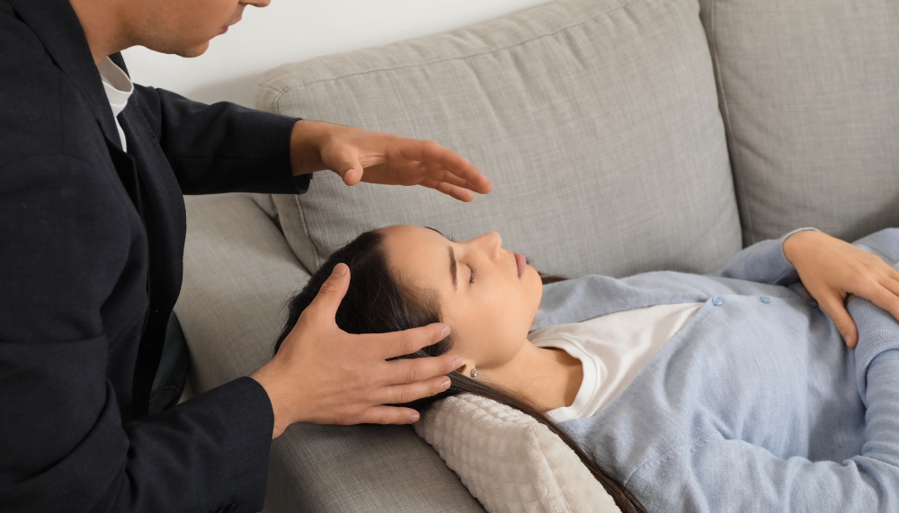 Après une première pratique de l’hypnose, pourquoi se spécialiser dans l’approche régressive ?