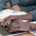 Guillemets français « » au clavier : Windows, Mac et Word